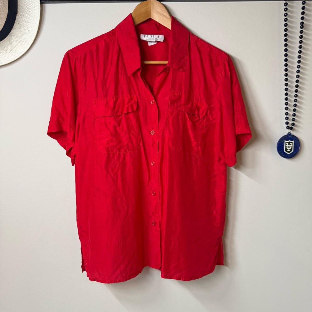 Petite Sophisticate RED SILK S/S Blouse Button Down Short S Vintage 90s Y2K